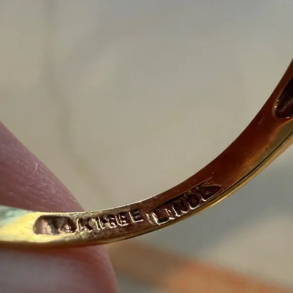 Elegant Gold and Cz Women's Ring - Picture 8 of 8